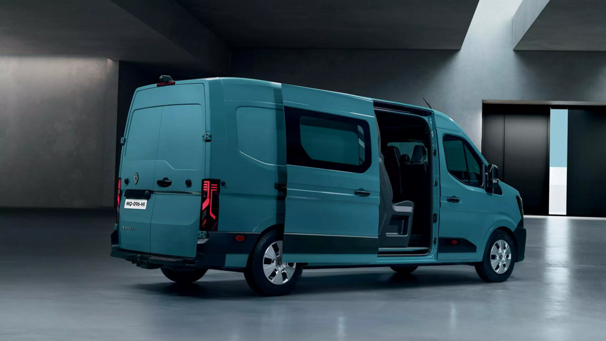 Jaunais Master Crew Van