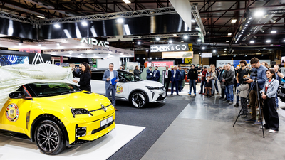 Autoizstādē Ķīpsalā Renault 5 pirmizrāde